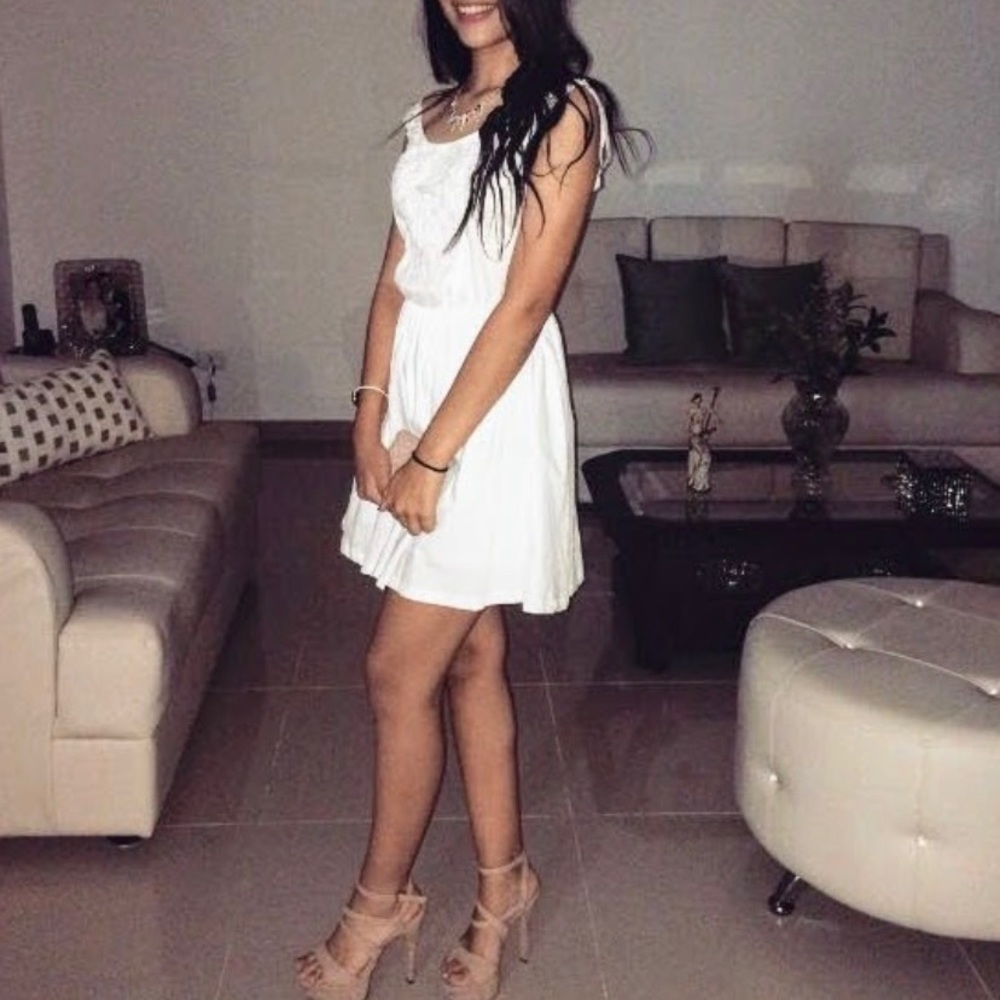 white party’s dress